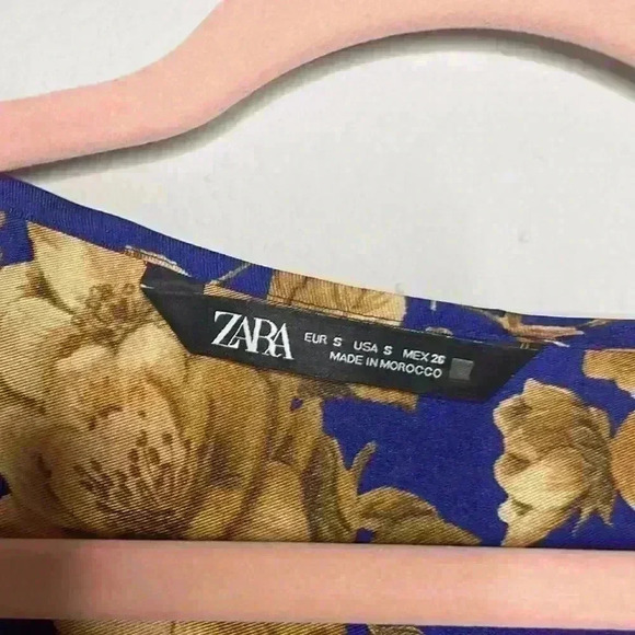 ZARA-   Floral Satin Blouse 3/4 sleeves V neck Sz S - NWOT - Picture 5 of 10